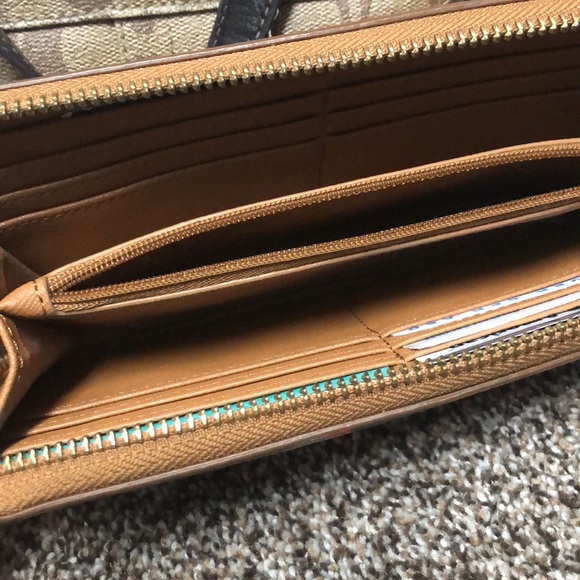 Sold - Picture 4 of 4